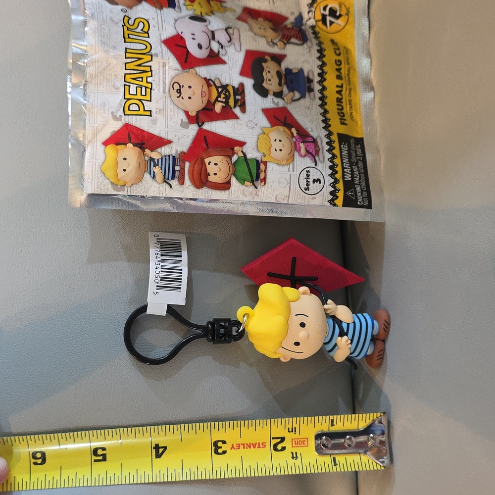 Collectible Kite-flying Schroeder figural bag clip series 3 NWT